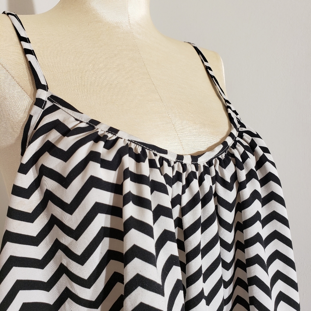 Rue 21 chevron print loose crop top size Large - Picture 5 of 5